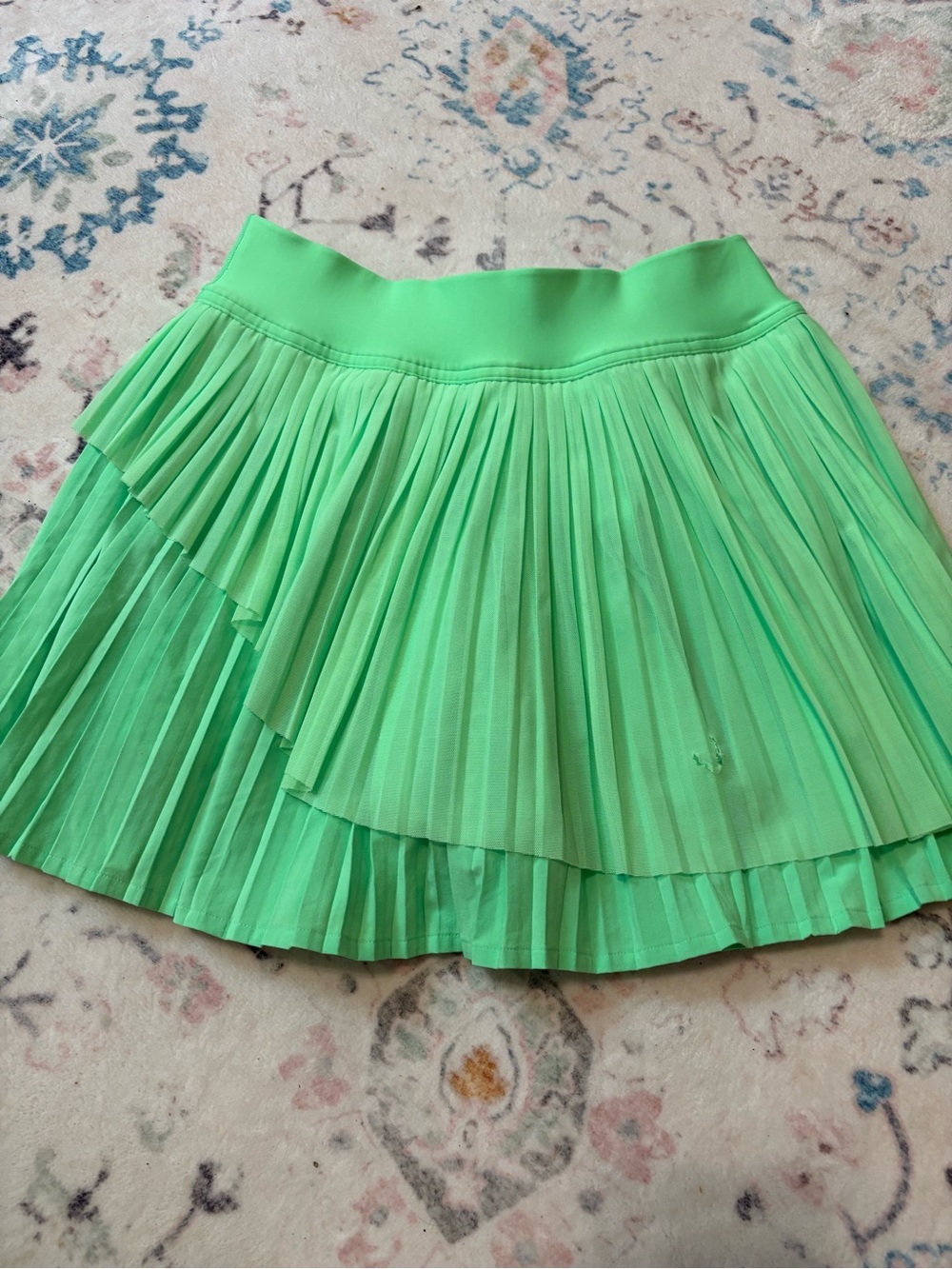 lululemon athletica Neon Green Pleated Skater Skirt. Size 4. See photo for issue